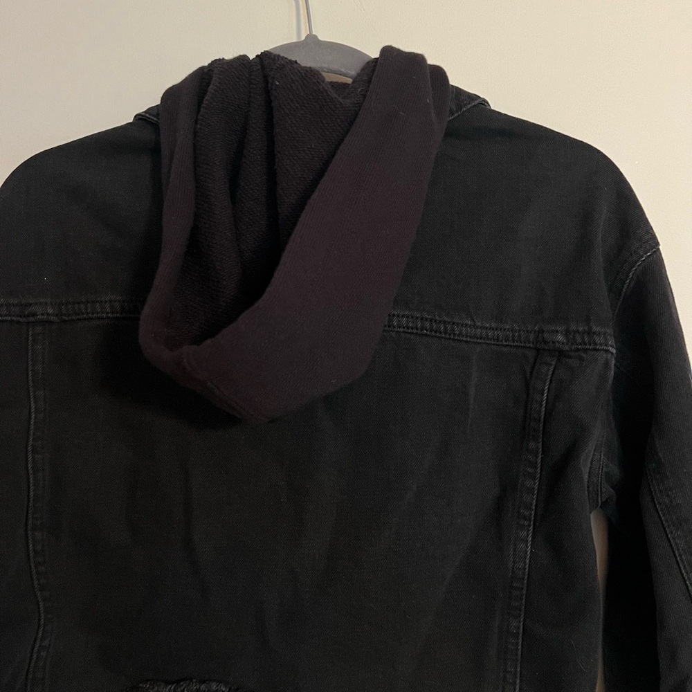 Cropped Denim Jacket - Picture 7 of 9